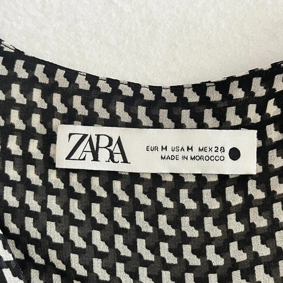 ZARA Black and Cream Patterned Ruched Mini Dress Size Medium - Picture 9 of 9